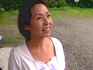 還暦夫婦の温泉旅行！六十路60歳の人妻が久しぶりの中出しSEXで悶絶！東條志乃