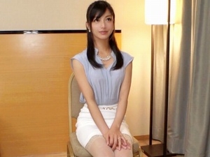 【MGS】【ラグジュ】スレンダーでモデル体型をしたスーパー美人妻！32歳・極上アラサー妻の最高ハメ撮り！