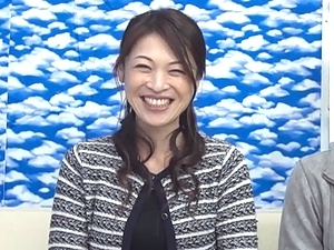 フェラ顔射ぶっかけ!! 街中で親子ナンパ！45歳の美熟女な四十路母がフェラだけで何発抜けるか？！ザーメンがキレイ顔に…ﾄﾞﾛﾄﾞﾛｗｗｗ