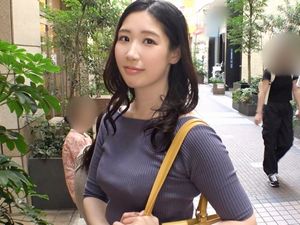 【碓井沙英子】マジ軟派、初撮。吉祥寺グルメをリサーチ中の美人雑誌記者をナンパ！