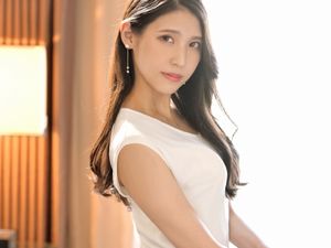 美人すぎる空港グランドスタッフがAV出演！華奢なスレンダーボディが美しい！